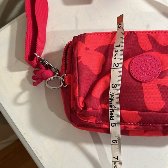 Cute Tropical Crossbody / Waist Bag. NWOT - Picture 5 of 8